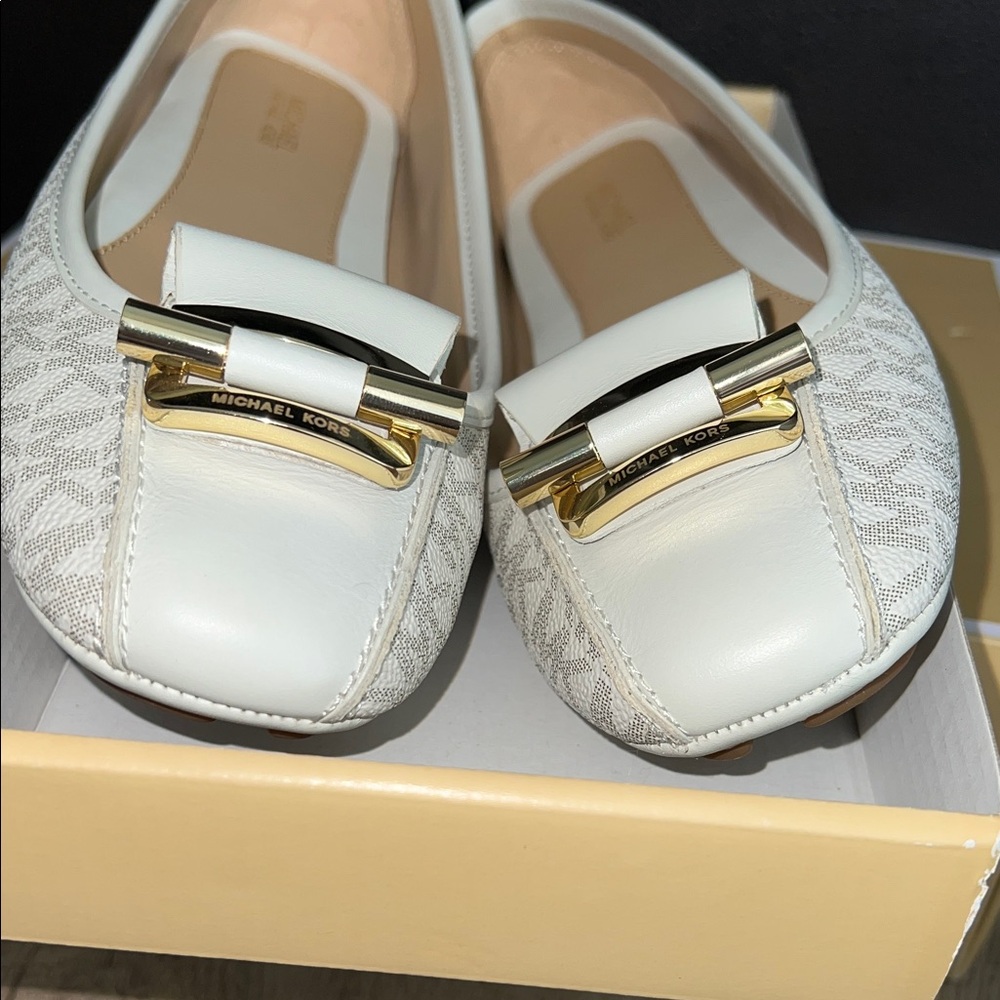Michael Kors Beige and White Loafers - Picture 6 of 7